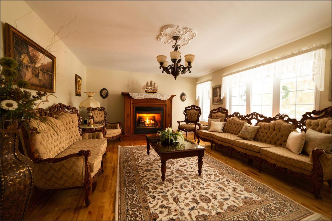 Au Coeur De Saint-Sauveur Bed & Breakfast エクステリア 写真