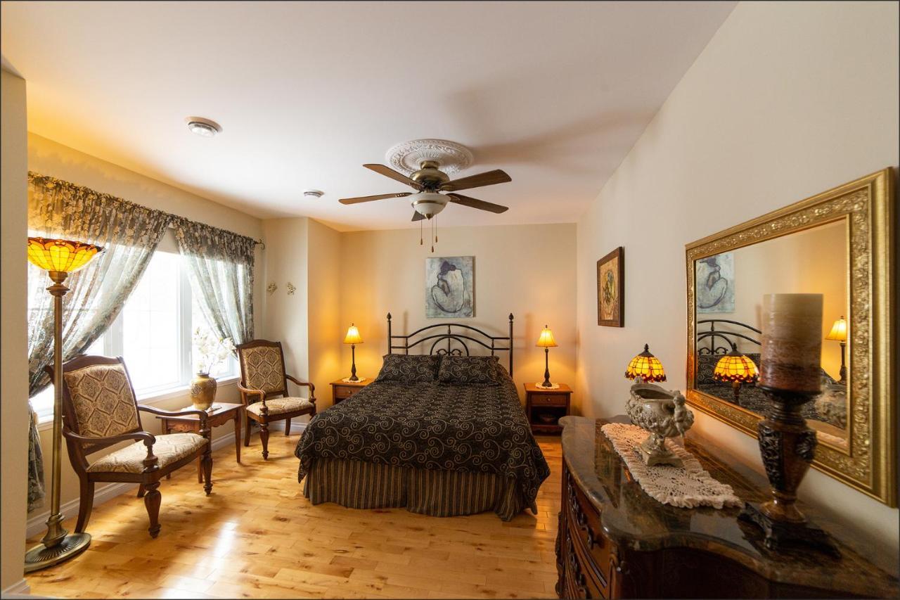 Au Coeur De Saint-Sauveur Bed & Breakfast エクステリア 写真