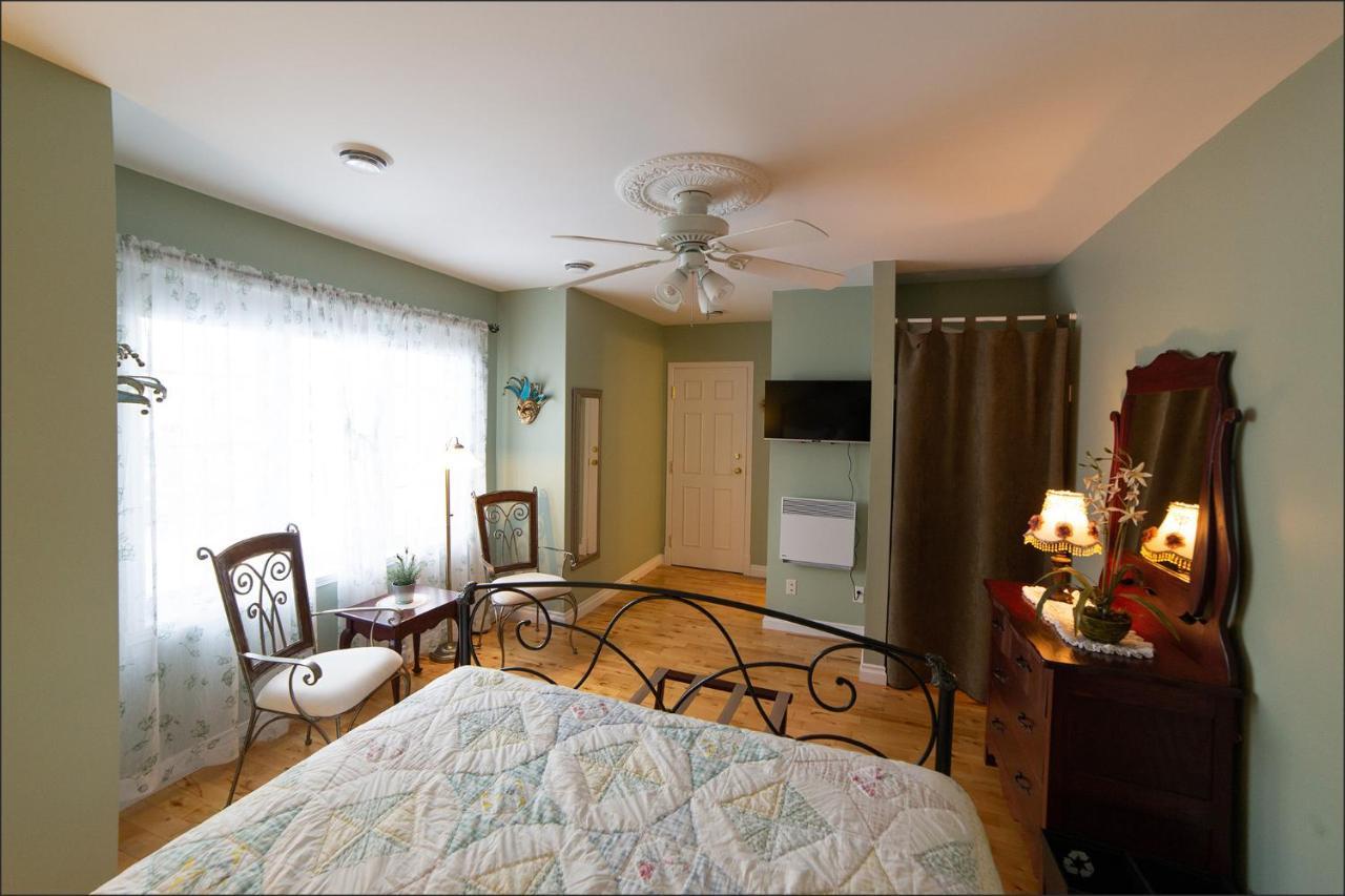 Au Coeur De Saint-Sauveur Bed & Breakfast エクステリア 写真